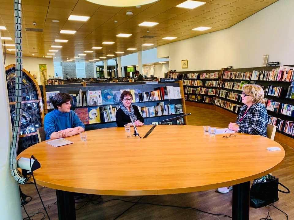 Ineke Hilhorst in gesprek met Femke Roos Meijer en David Roos